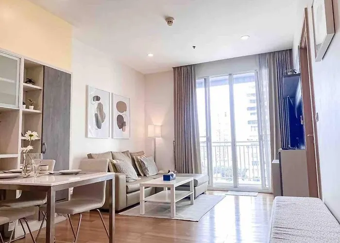 Expansive Modern - Bts Phrom Phong - Ultra Fast Wifi Apartment *